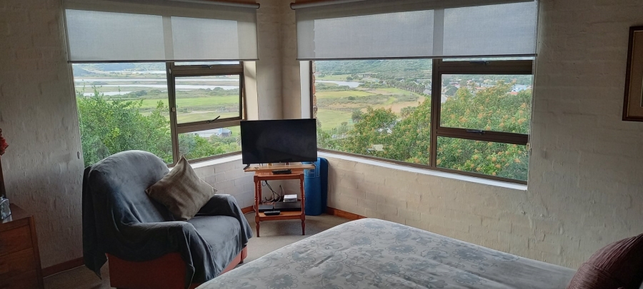 6 Bedroom Property for Sale in Bergsig Western Cape